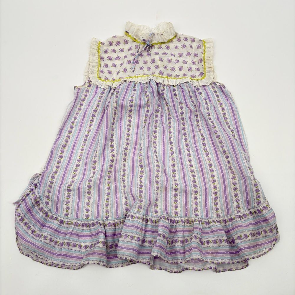 Her majesty | vintage little girls sun dress with purple floral print and lace